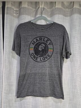 Bob Marley "One Love" Graphic Tee - Gray short sleeve